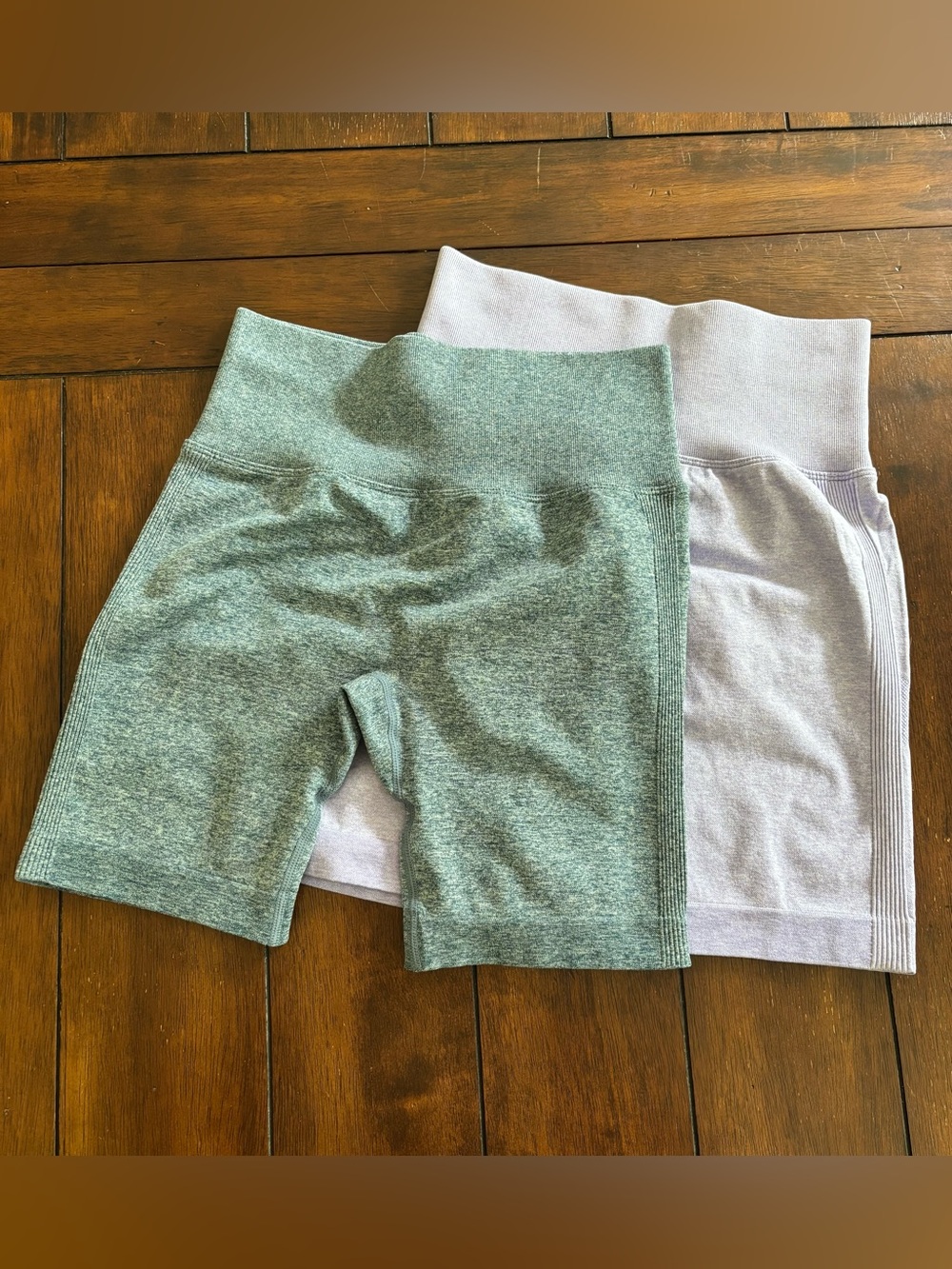 Athletic High-Waist Seamless  Shorts - Green & Light Lavender